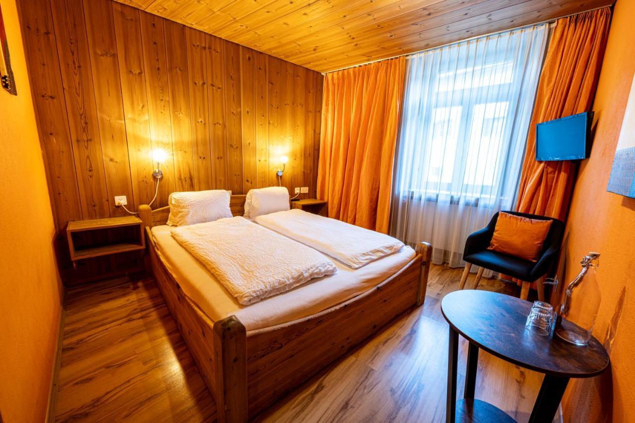 Curuna Hotel-Garni B&B Scuol Exterior foto