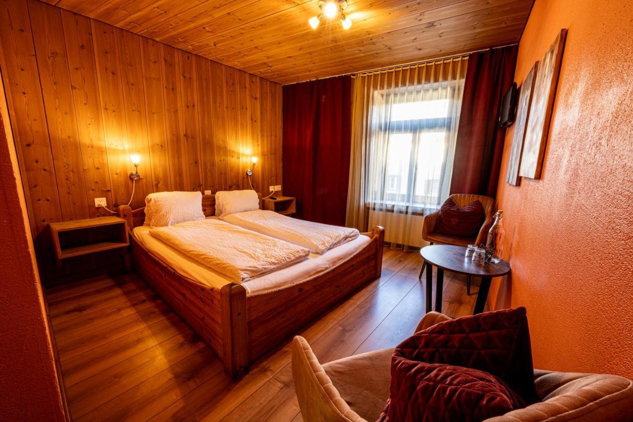 Curuna Hotel-Garni B&B Scuol Exterior foto